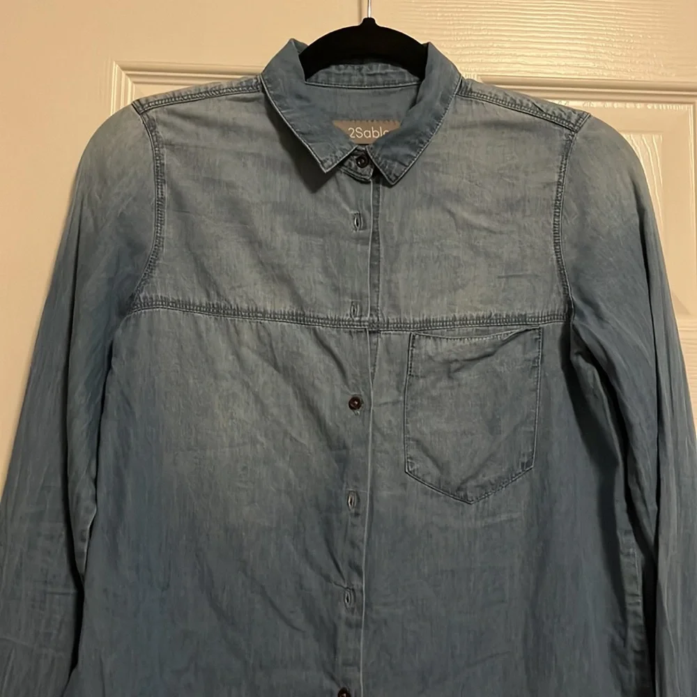 Button down - Picture 2 of 13